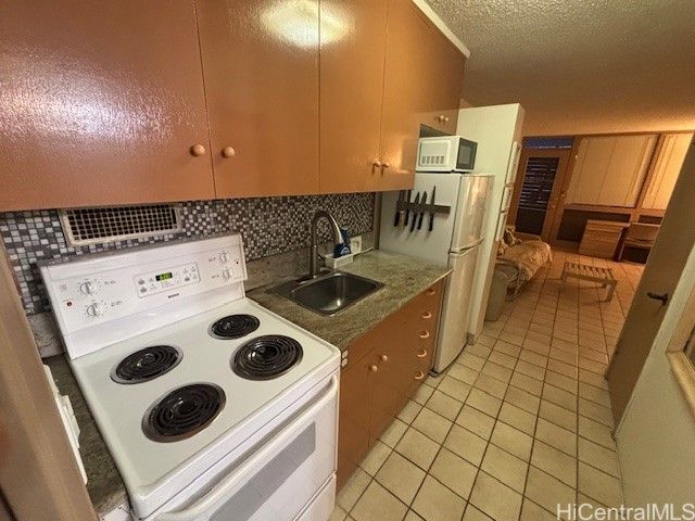 1720 Ala Moana Boulevard 705A, Honolulu, HI 96815