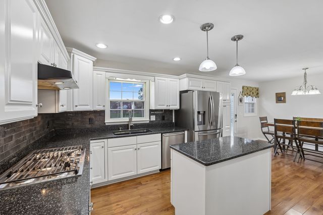 4222 Higdon Dr, Murfreesboro, TN 37128