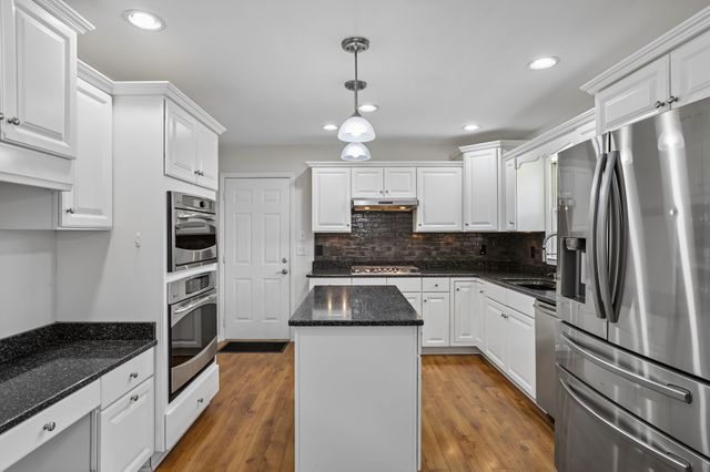 4222 Higdon Dr, Murfreesboro, TN 37128