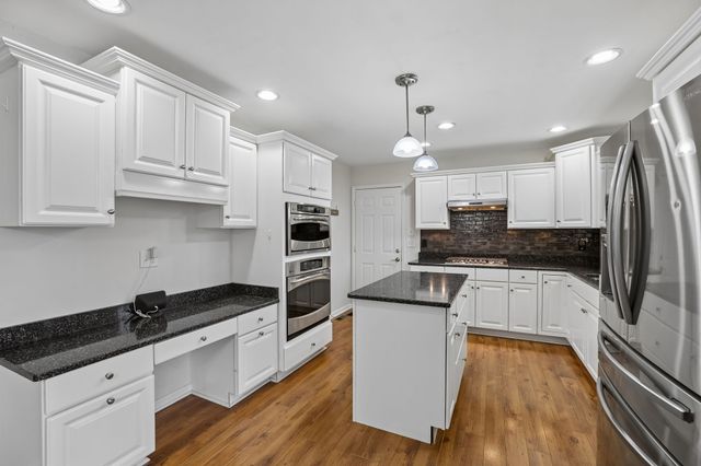 4222 Higdon Dr, Murfreesboro, TN 37128