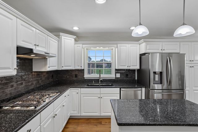 4222 Higdon Dr, Murfreesboro, TN 37128