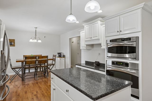 4222 Higdon Dr, Murfreesboro, TN 37128