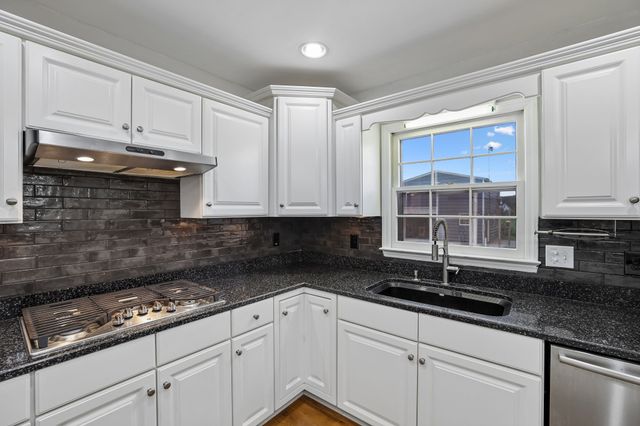 4222 Higdon Dr, Murfreesboro, TN 37128