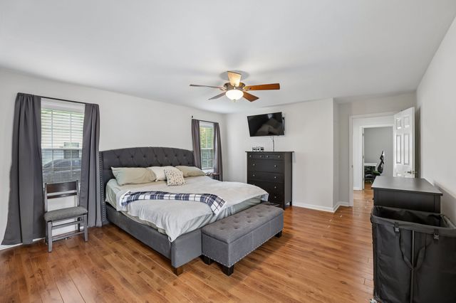 4222 Higdon Dr, Murfreesboro, TN 37128