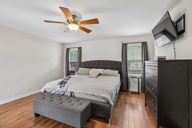 4222 Higdon Dr, Murfreesboro, TN 37128