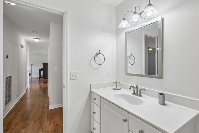 4222 Higdon Dr, Murfreesboro, TN 37128