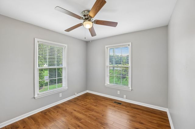 4222 Higdon Dr, Murfreesboro, TN 37128