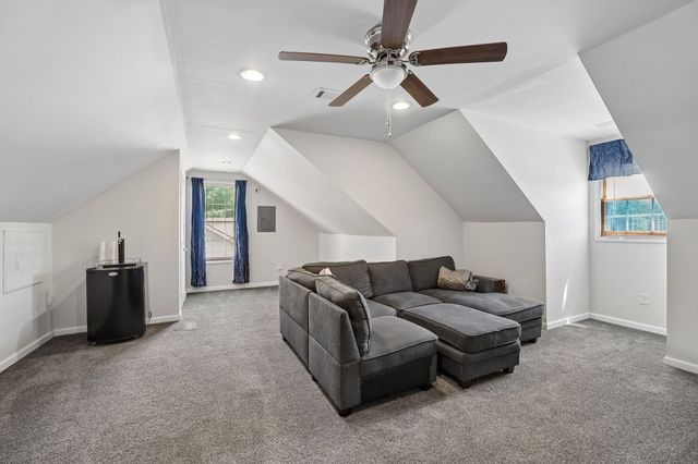 4222 Higdon Dr, Murfreesboro, TN 37128
