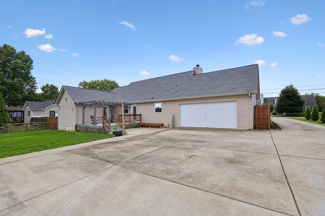 4222 Higdon Dr, Murfreesboro, TN 37128