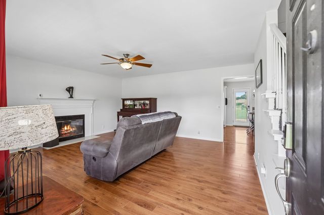 4222 Higdon Dr, Murfreesboro, TN 37128