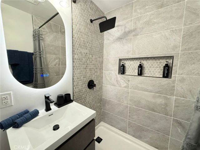 1123 N Vista Street, West Hollywood, CA 90046