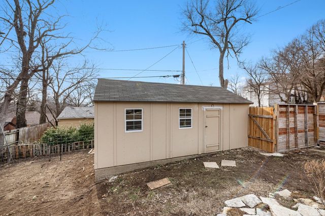 2129 Walnut Drive, Manhattan, KS 66502