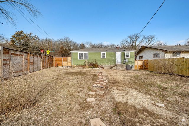 2129 Walnut Drive, Manhattan, KS 66502