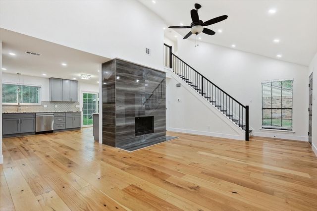 402 Creekmeadow Lane, Lewisville, TX 75067