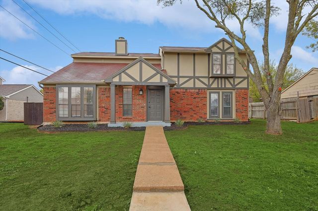 402 Creekmeadow Lane, Lewisville, TX 75067