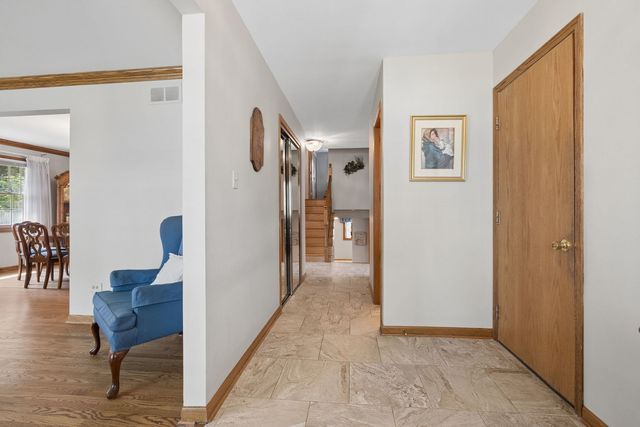 7802 Sawyer Road, Darien, IL 60561