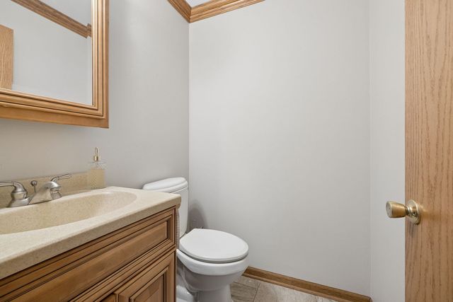 7802 Sawyer Road, Darien, IL 60561