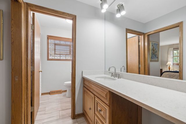 7802 Sawyer Road, Darien, IL 60561