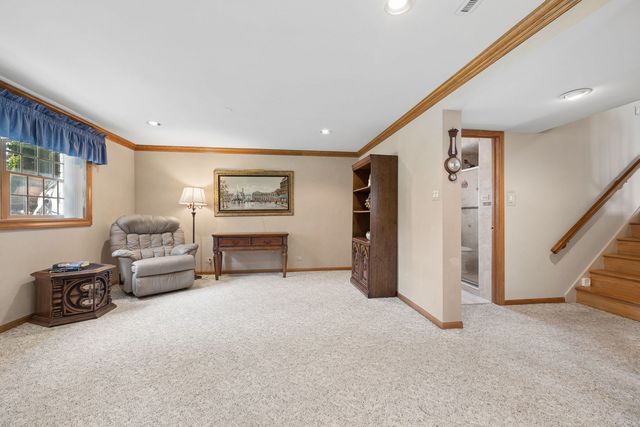 7802 Sawyer Road, Darien, IL 60561