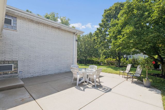 7802 Sawyer Road, Darien, IL 60561