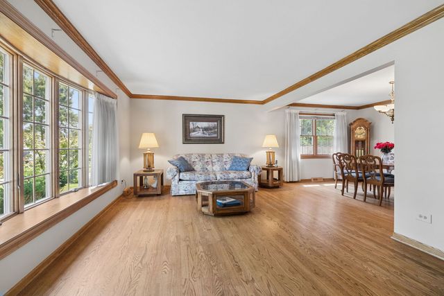 7802 Sawyer Road, Darien, IL 60561