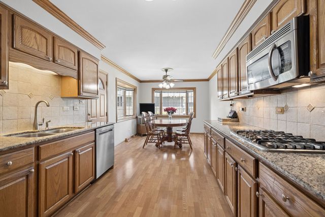 7802 Sawyer Road, Darien, IL 60561