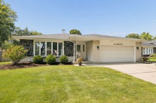 7802 Sawyer Road, Darien, IL 60561