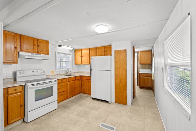 8949 Oak Street, Boynton Beach, FL 33436