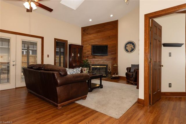 4204 Sunburst Drive, High Point, NC 27265