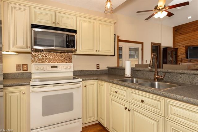 4204 Sunburst Drive, High Point, NC 27265