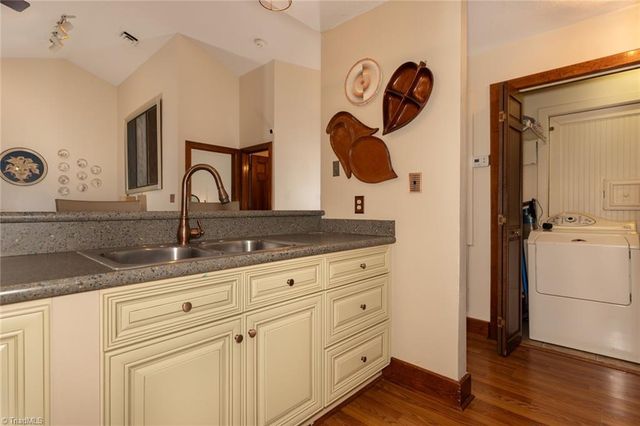 4204 Sunburst Drive, High Point, NC 27265