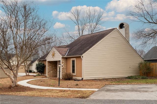 4204 Sunburst Drive, High Point, NC 27265