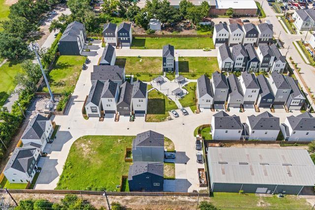 8303 Springwood Creek Lane, Houston, TX 77055