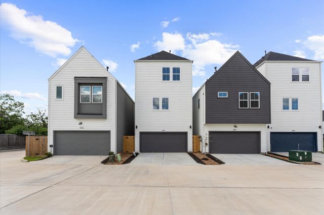 8303 Springwood Creek Lane, Houston, TX 77055