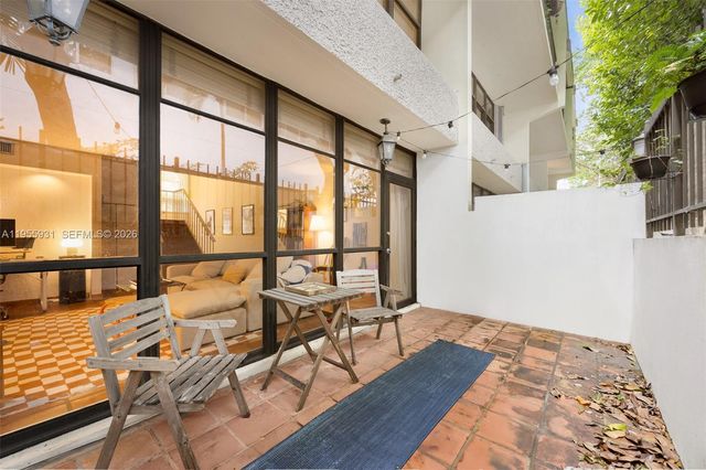 2666 Tigertail Ave 111, Coconut Grove, FL 33133