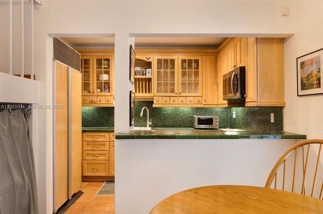 2666 Tigertail Ave 111, Coconut Grove, FL 33133