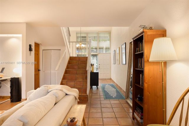 2666 Tigertail Ave 111, Coconut Grove, FL 33133