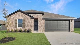 8530 E Fort Worth Street, Broken Arrow, OK 74014