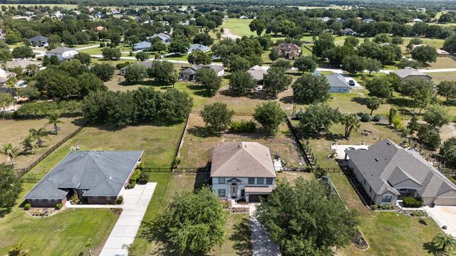 24215 WELDON DRIVE, Eustis, FL 32736