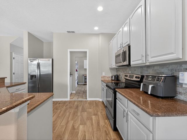 24215 WELDON DRIVE, Eustis, FL 32736