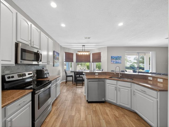 24215 WELDON DRIVE, Eustis, FL 32736
