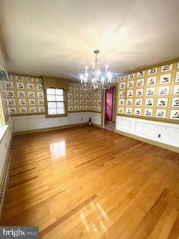 4004 LONGWOOD DR, Fredericksburg, VA 22408