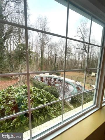 4004 LONGWOOD DR, Fredericksburg, VA 22408