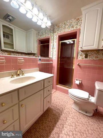 4004 LONGWOOD DR, Fredericksburg, VA 22408