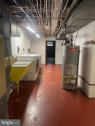 4004 LONGWOOD DR, Fredericksburg, VA 22408