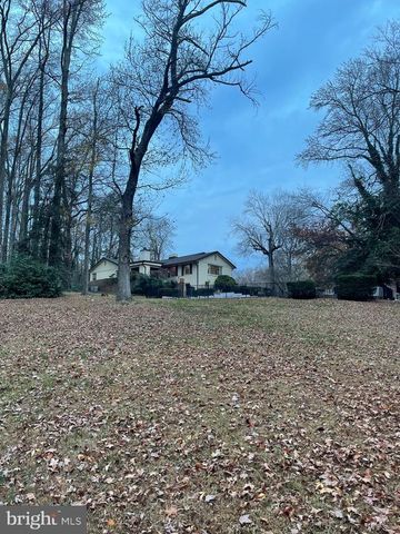 4004 LONGWOOD DR, Fredericksburg, VA 22408