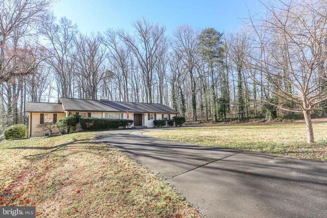 4004 LONGWOOD DR, Fredericksburg, VA 22408