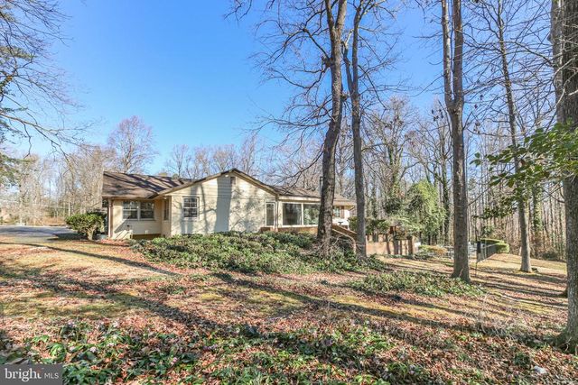 4004 LONGWOOD DR, Fredericksburg, VA 22408