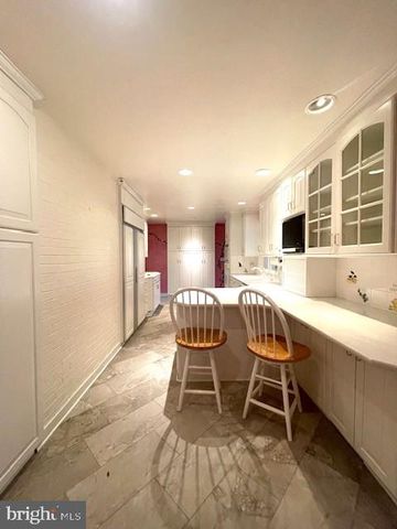 4004 LONGWOOD DR, Fredericksburg, VA 22408