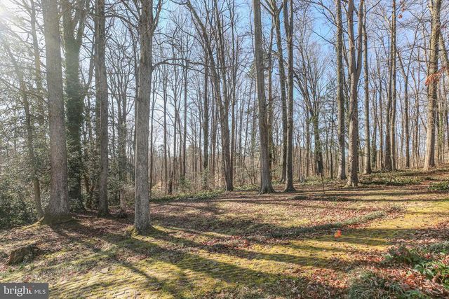 4004 LONGWOOD DR, Fredericksburg, VA 22408